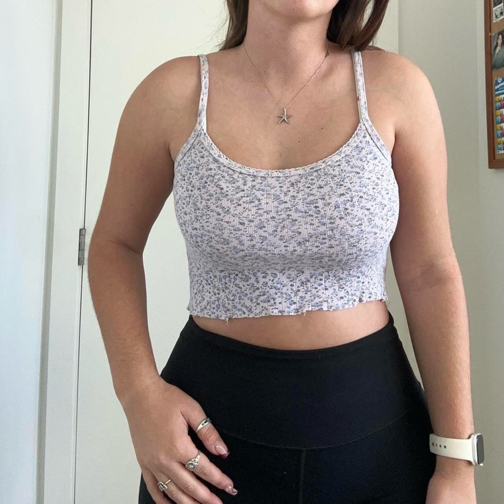 Brandy Melville Purple Floral Skylar Crop Tank Top!